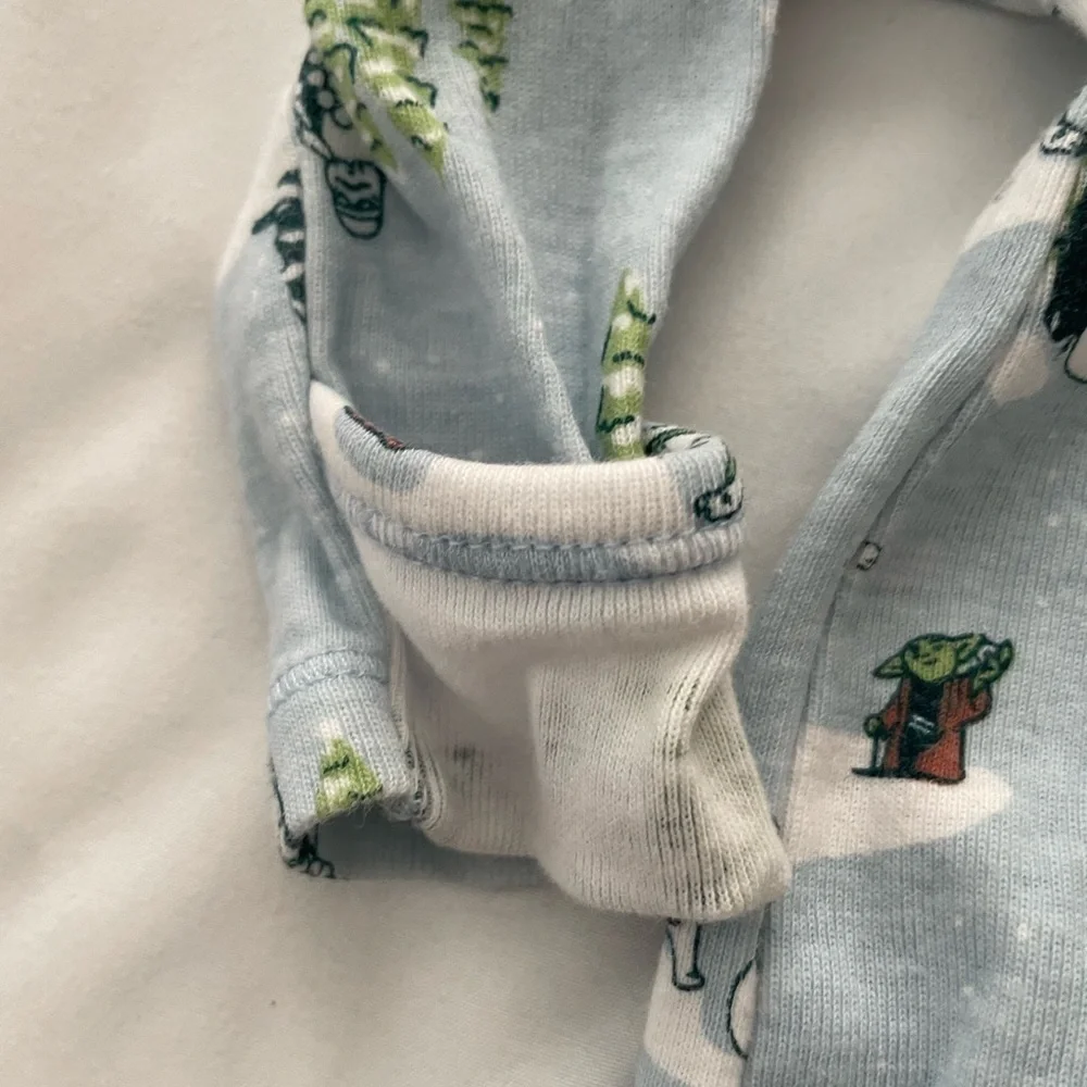 Star Wars x Old navy baby 0-3m one piece 2 way zip footed and fold over mittens